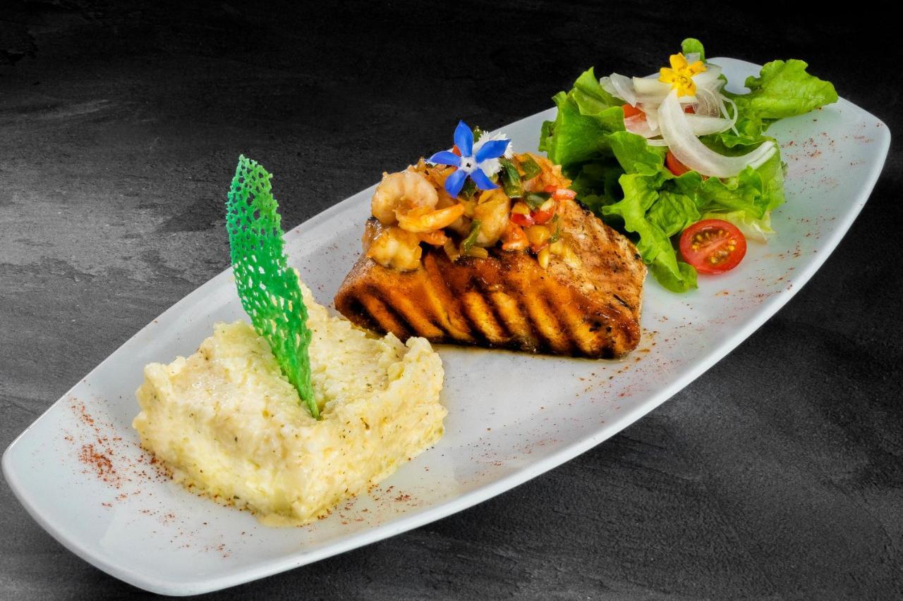 Hotel Stubel Suites & Cafe Quito Bagian luar foto