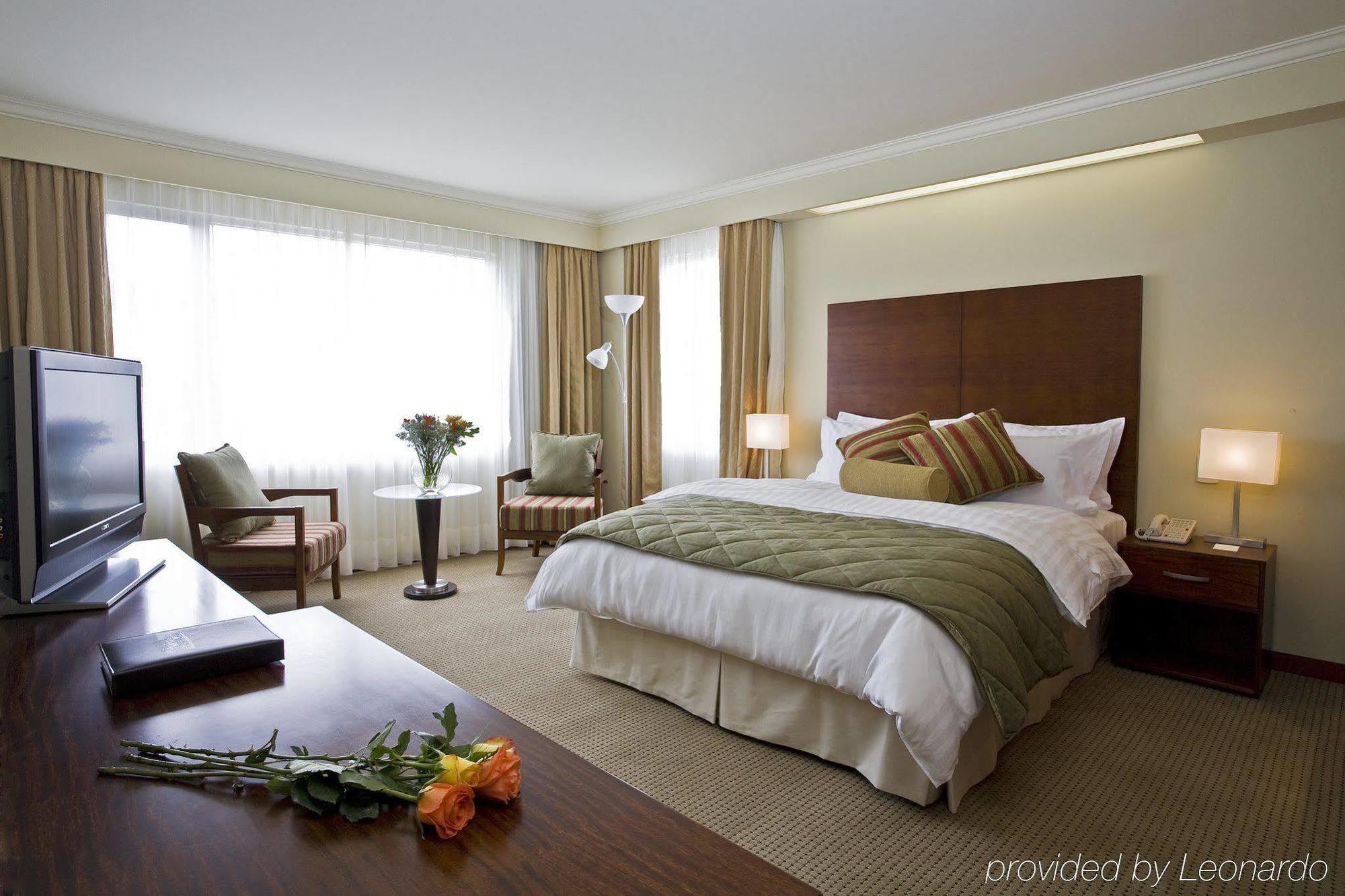 Hotel Stubel Suites & Cafe Quito Ruang foto